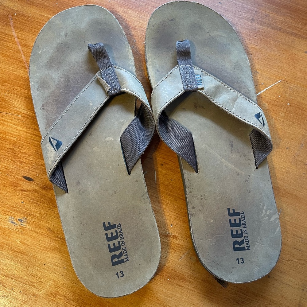 Men’s Reef Flip Flops - NEW